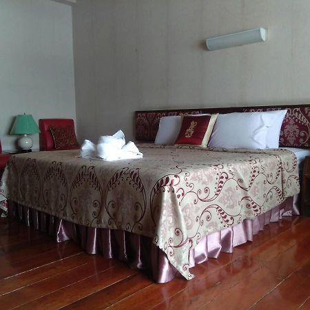 Petchkasem Grand Hotel Surin Extérieur photo