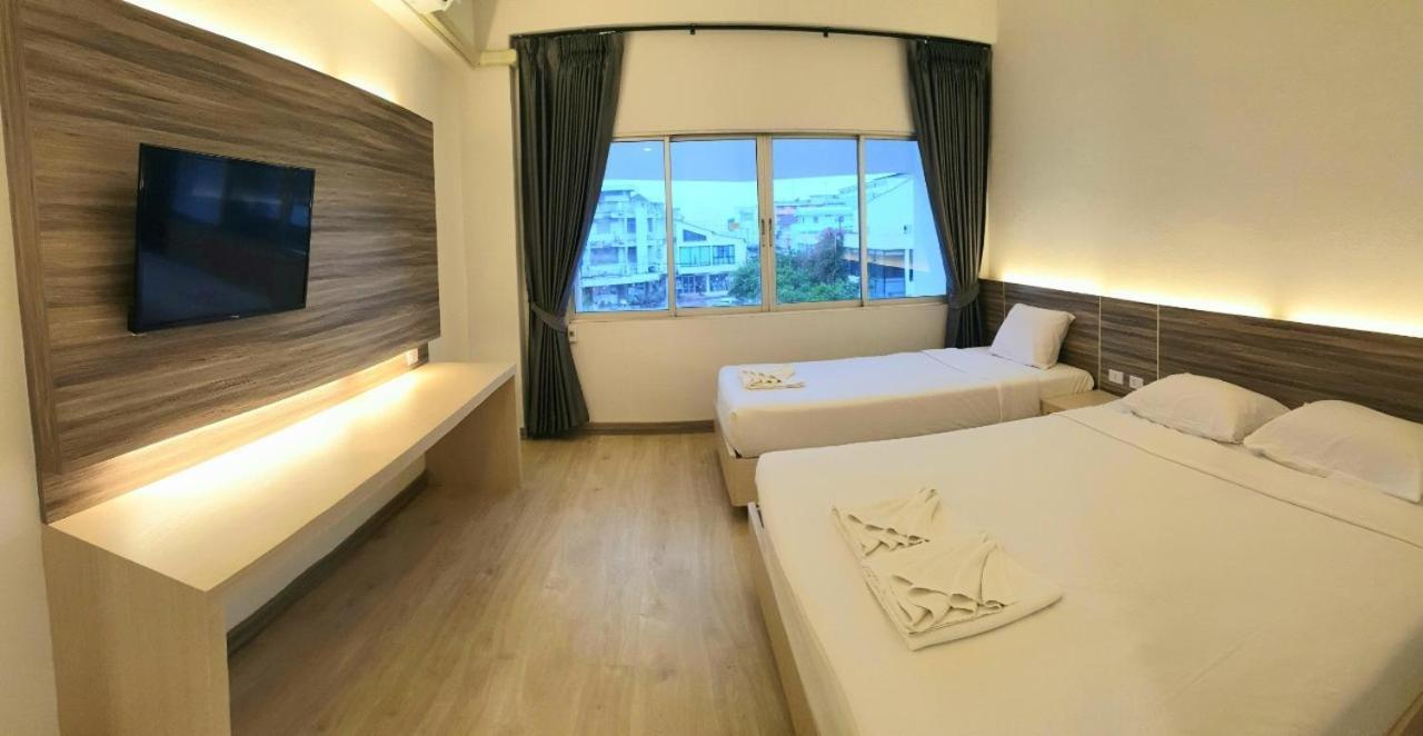 Petchkasem Grand Hotel Surin Extérieur photo