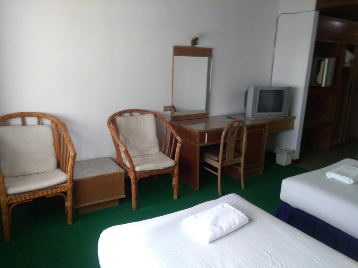 Petchkasem Grand Hotel Surin Extérieur photo