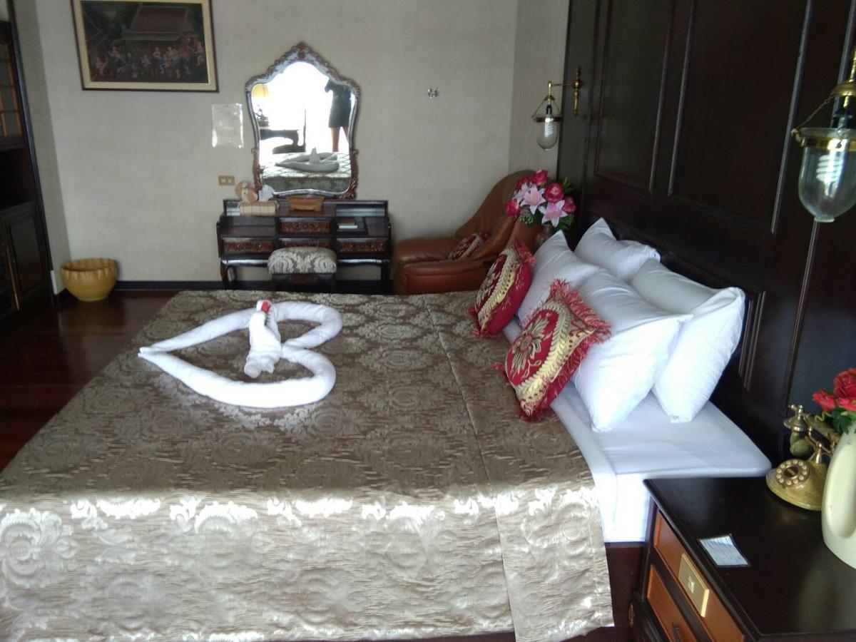 Petchkasem Grand Hotel Surin Extérieur photo