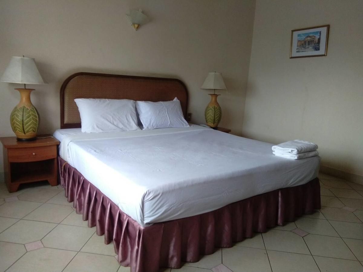 Petchkasem Grand Hotel Surin Extérieur photo