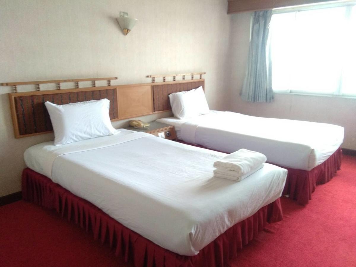 Petchkasem Grand Hotel Surin Extérieur photo