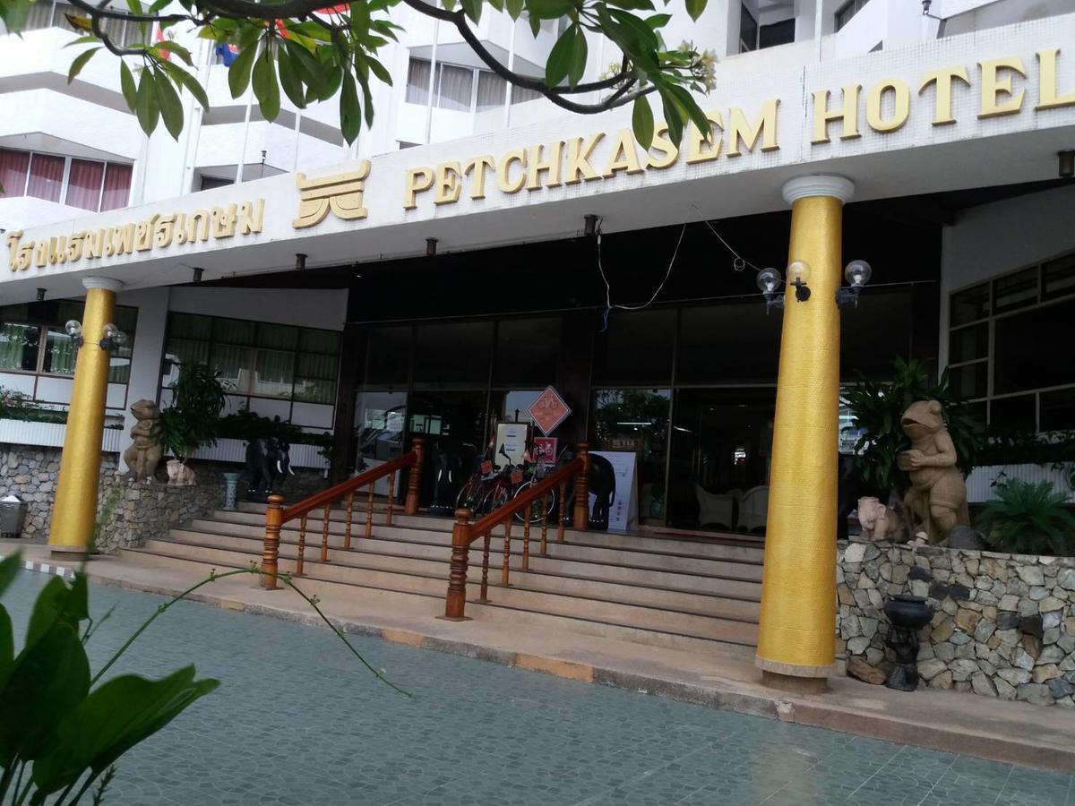 Petchkasem Grand Hotel Surin Extérieur photo